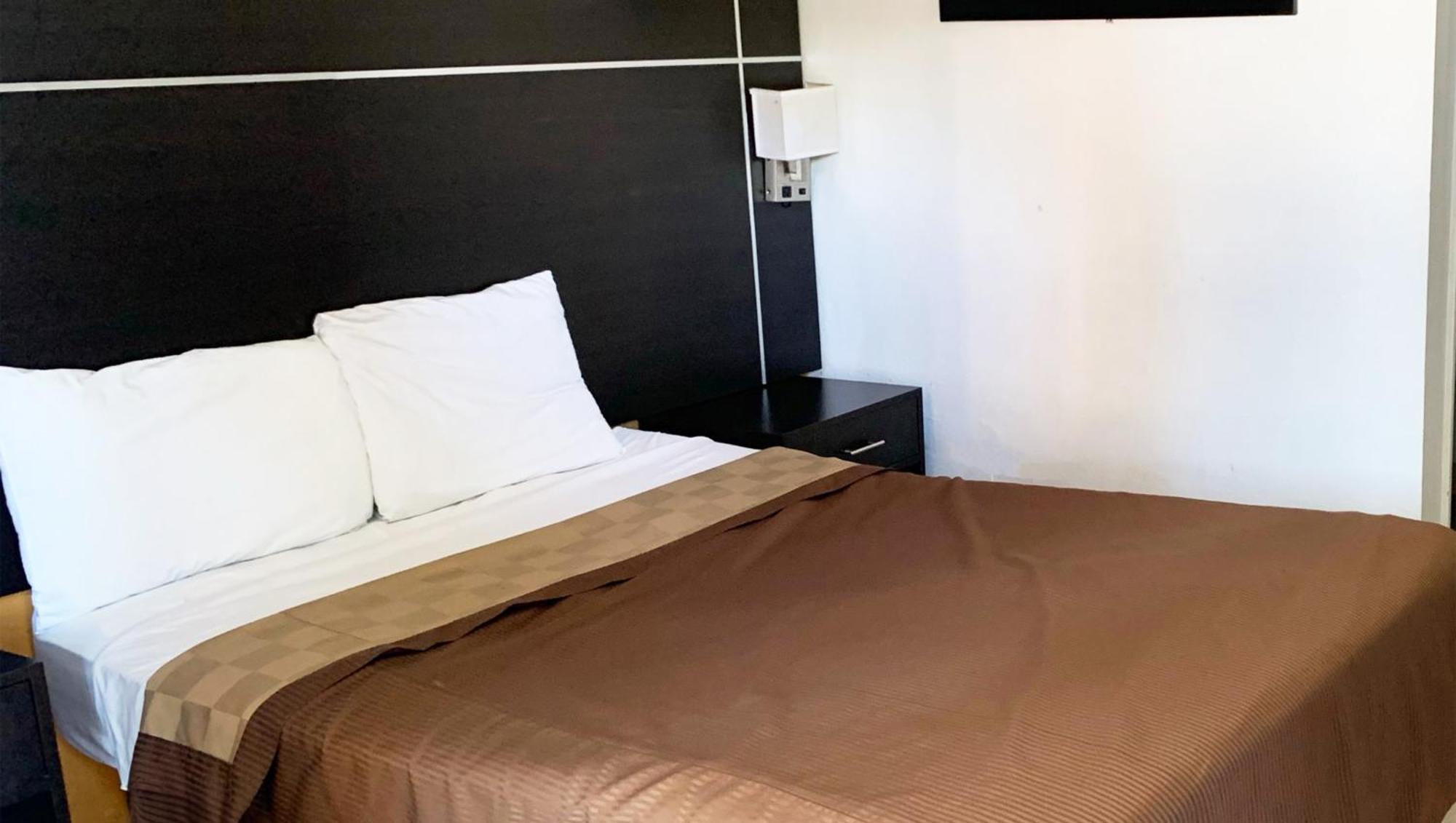 Magnuson Hotel Брадентън Екстериор снимка
