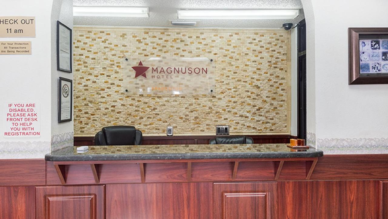 Magnuson Hotel Брадентън Екстериор снимка